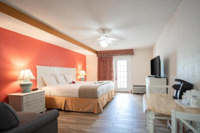 Гостиница Island Sun Inn & Suites - Venice, Florida Historic Downtown & Beach Getaway  Венис